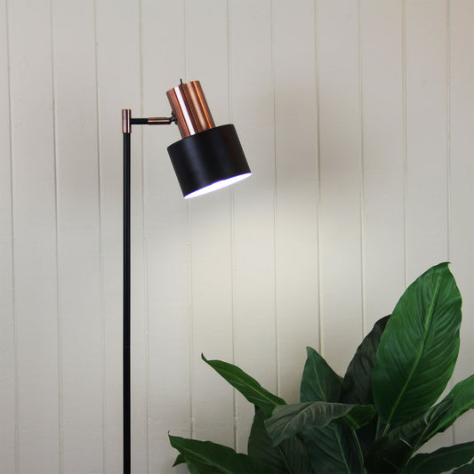 Ari floor lamp in a room setting
